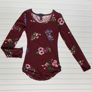 Super cute long sleeved floral shirt!